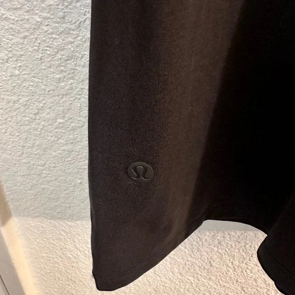 LuluLemon Men's Black Long Sleeve Shirt - Picture 10 of 14